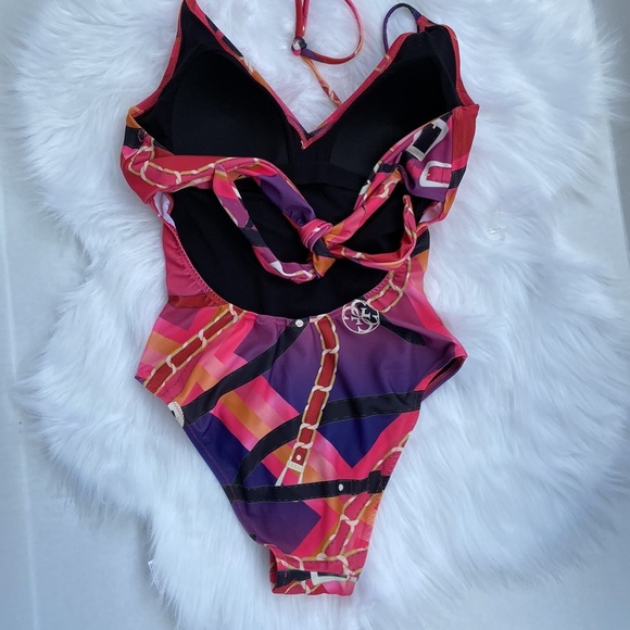 New GUESS Women’s One Piece Swimsuit SZ M - Picture 7 of 9